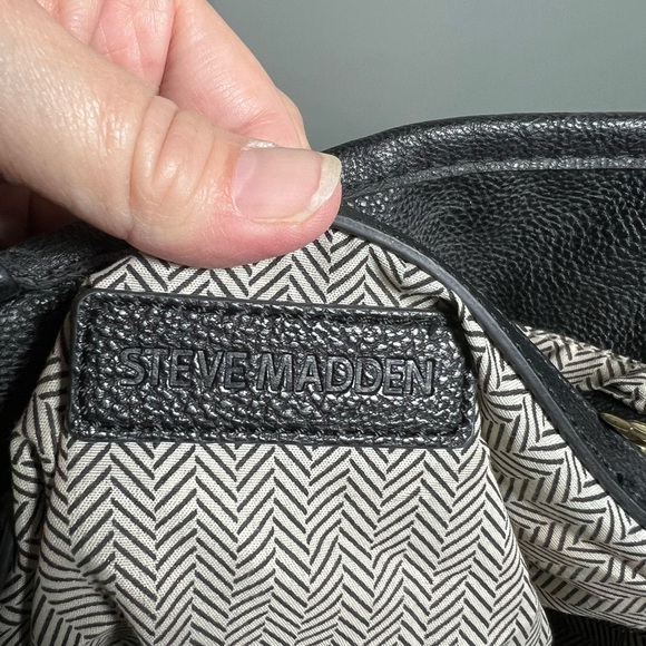 Steve Madden Black and White Fringe Shoulder Bag - Picture 6 of 7